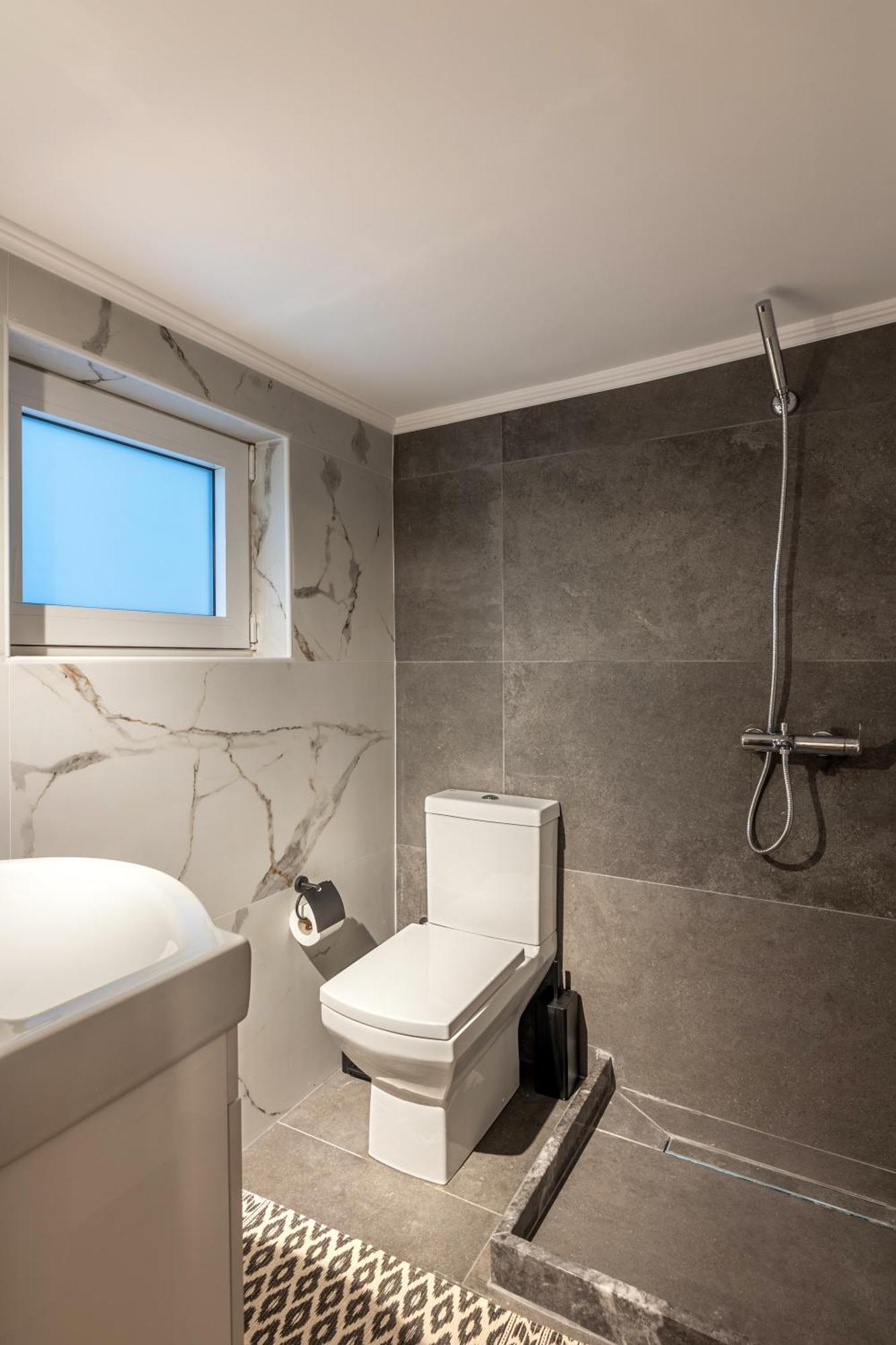 Apartment Efrosini *