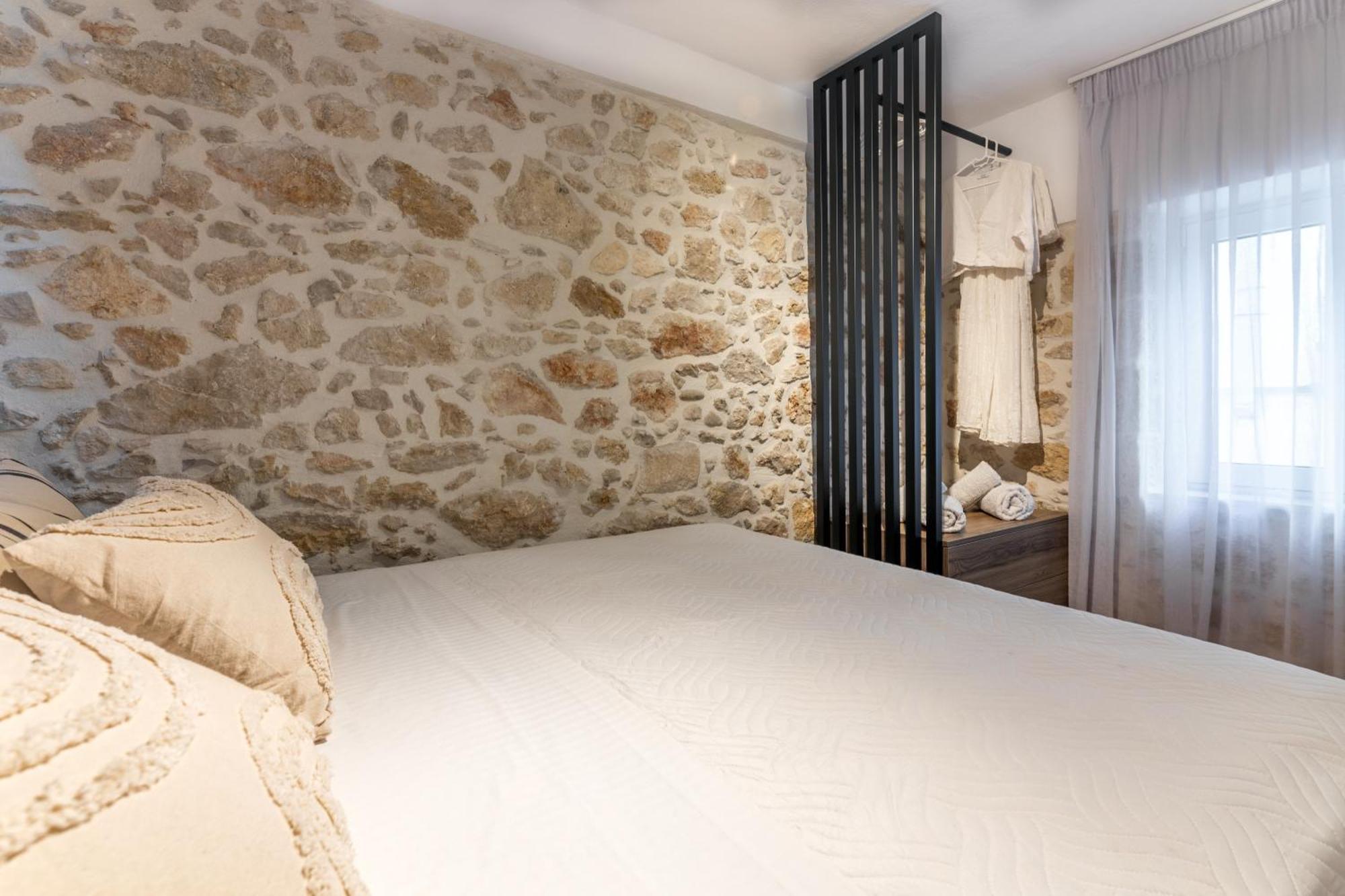 Apartment Efrosini *